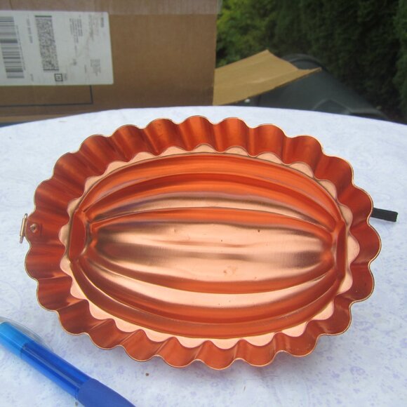 VTG LARGE GLASS GOBLET W/PEDESTAL HAND PAINTED DESIGN - Picture 3 of 4